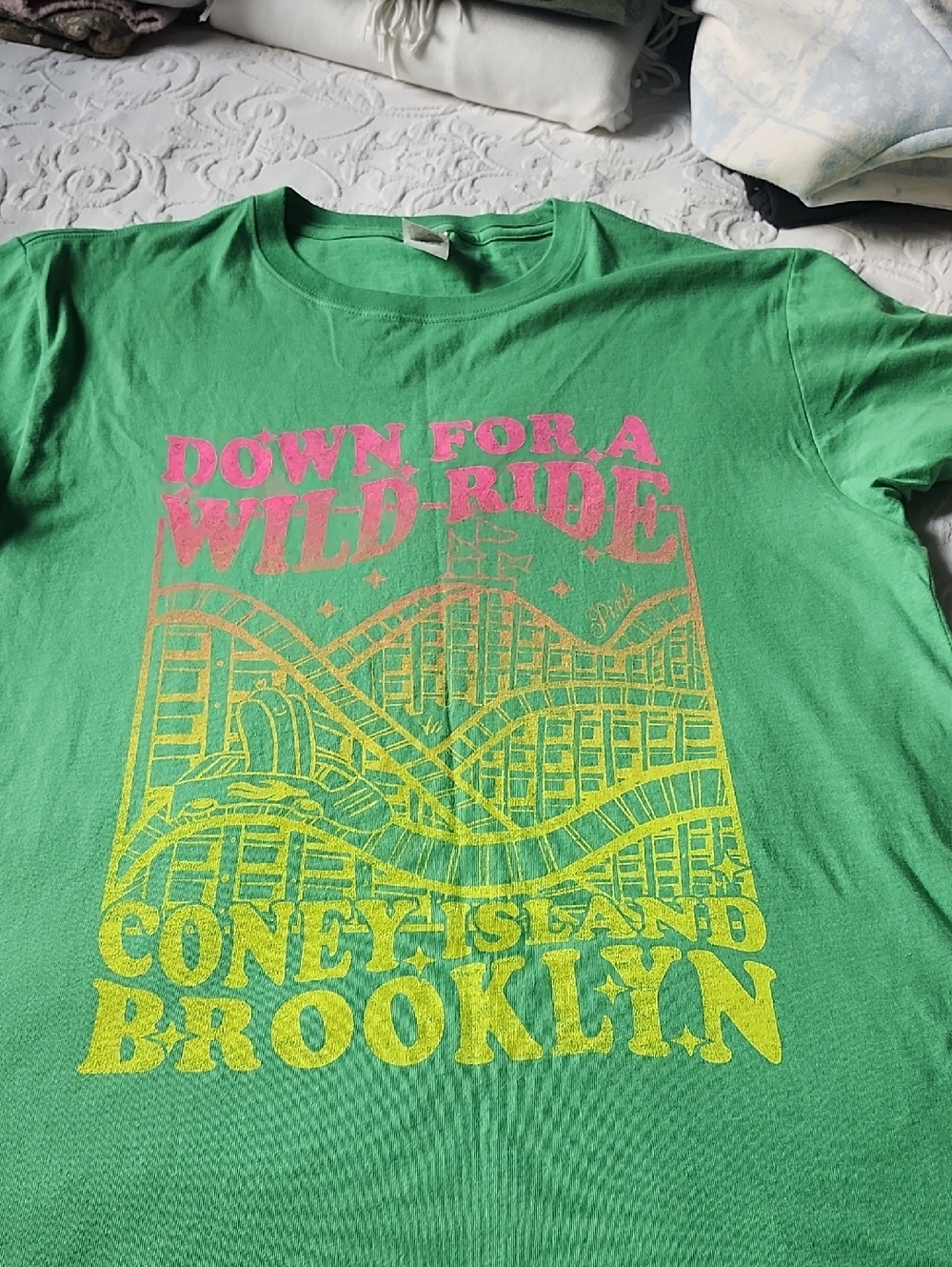 X4 PINK Victoria's Secret Graphic Logo Tee